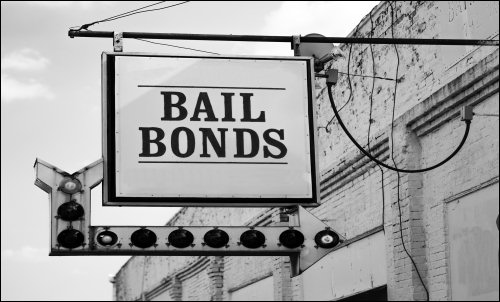 Why Choose Blaine Carbo Bail Bonds, black and white Bail Bonds picture